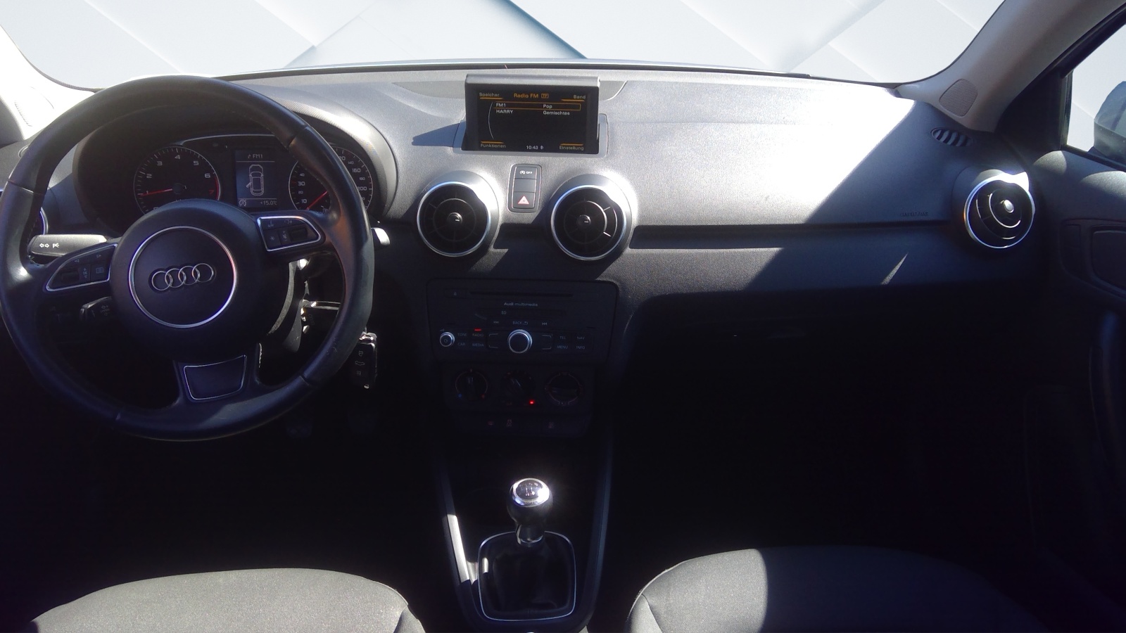 AUDI A1 Sportback 1.2 TFSI Attraction-image-3