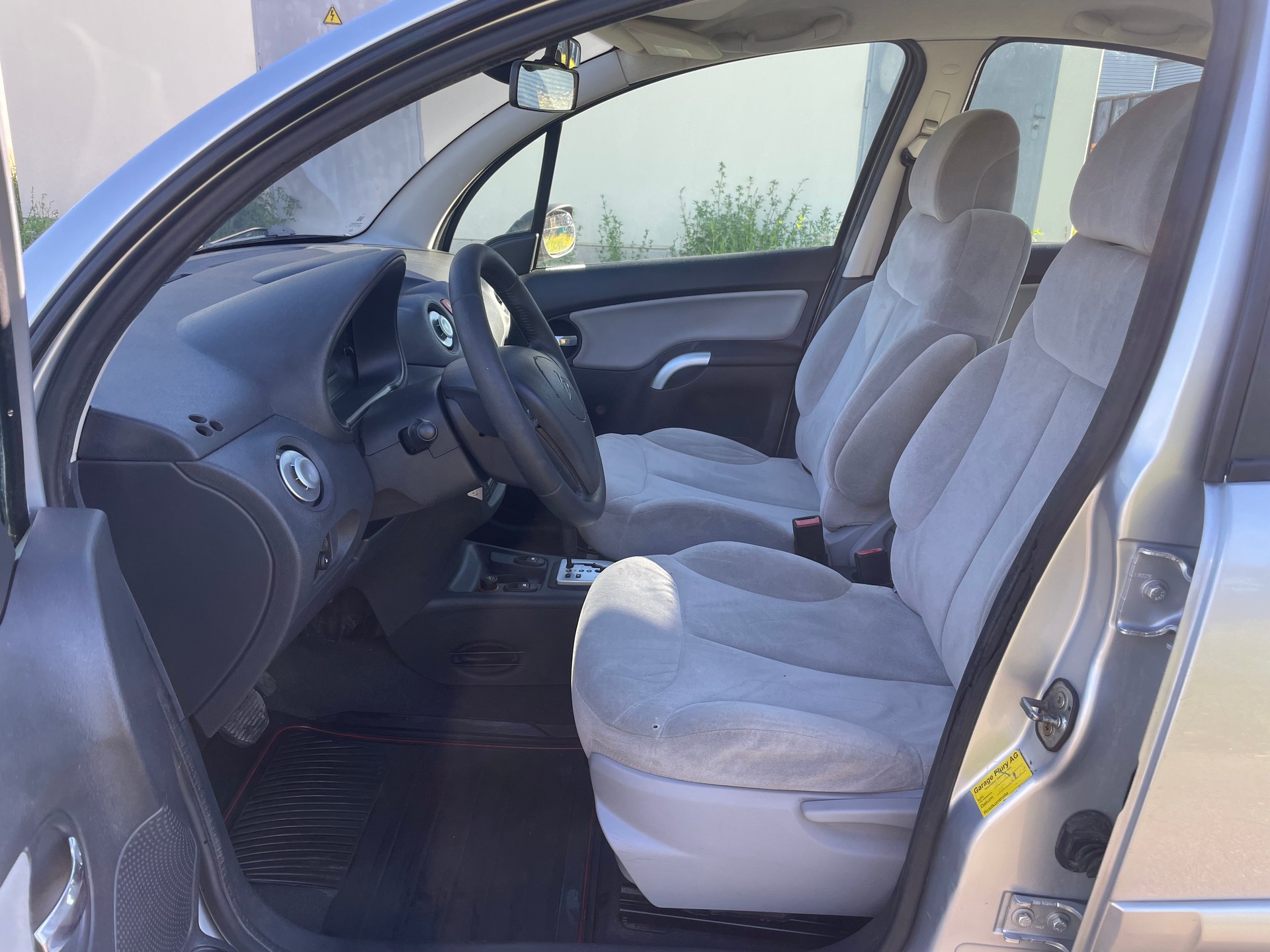 CITROEN C3 1.4i Exclusive-image-5