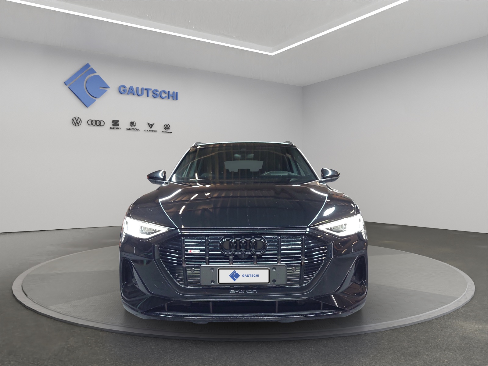 AUDI e-tron 55 S Line Black Edition quattro-image-4