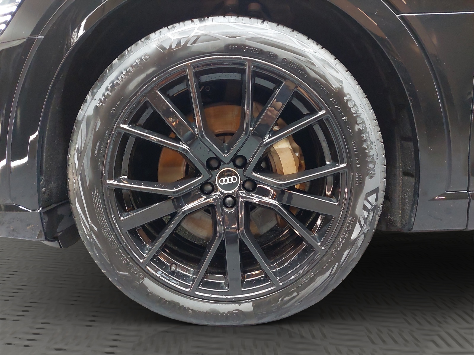 AUDI e-tron 55 S Line Black Edition quattro-image-12