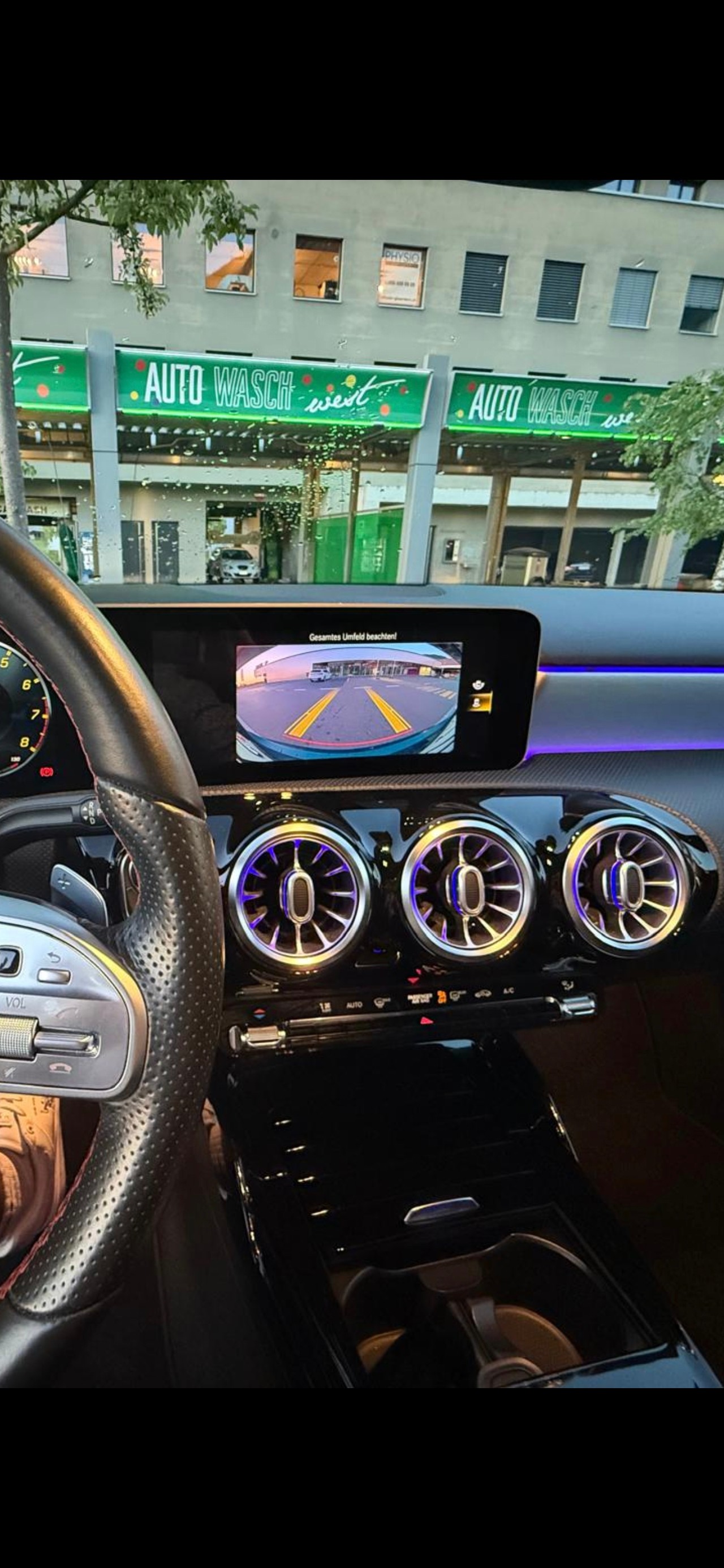 MERCEDES-BENZ A 35 AMG 4matic Speedshift-image-5