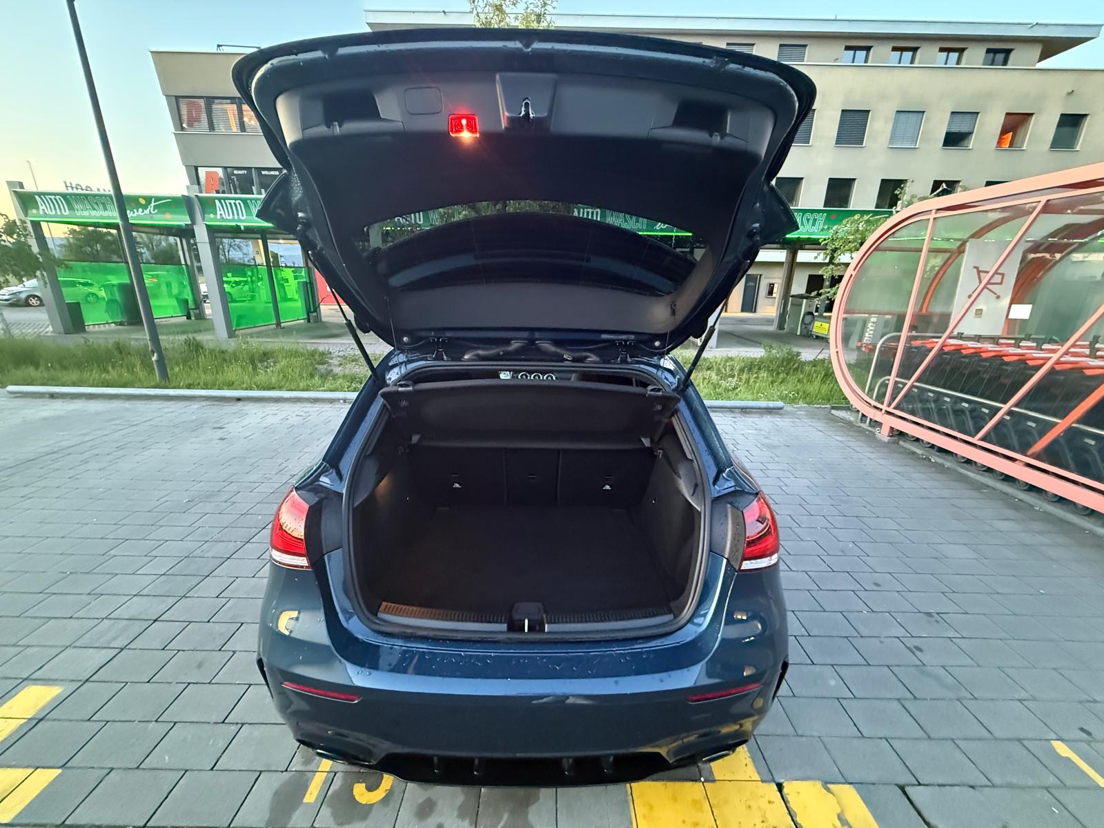 MERCEDES-BENZ A 35 AMG 4matic Speedshift-image-8