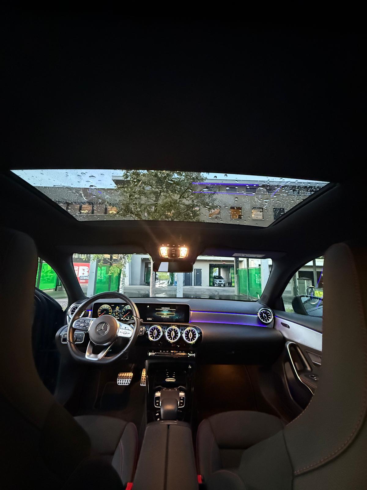 MERCEDES-BENZ A 35 AMG 4matic Speedshift-image-9