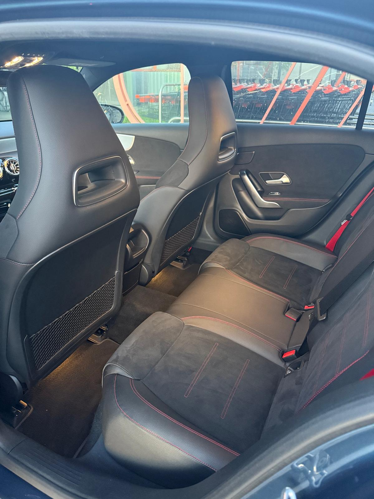 MERCEDES-BENZ A 35 AMG 4matic Speedshift-image-7