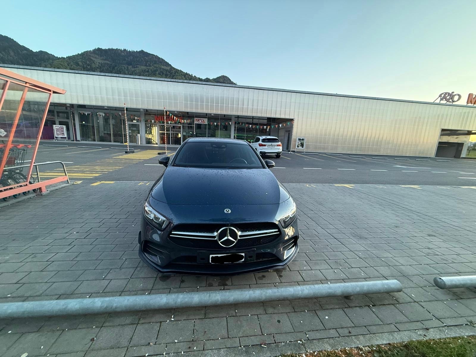 MERCEDES-BENZ A 35 AMG 4matic Speedshift-image-1