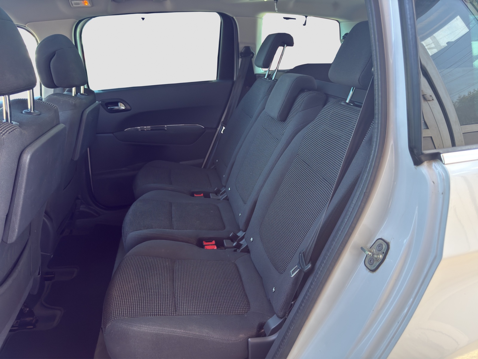 PEUGEOT 5008 2.0 HDI Allure Automatic-image-13