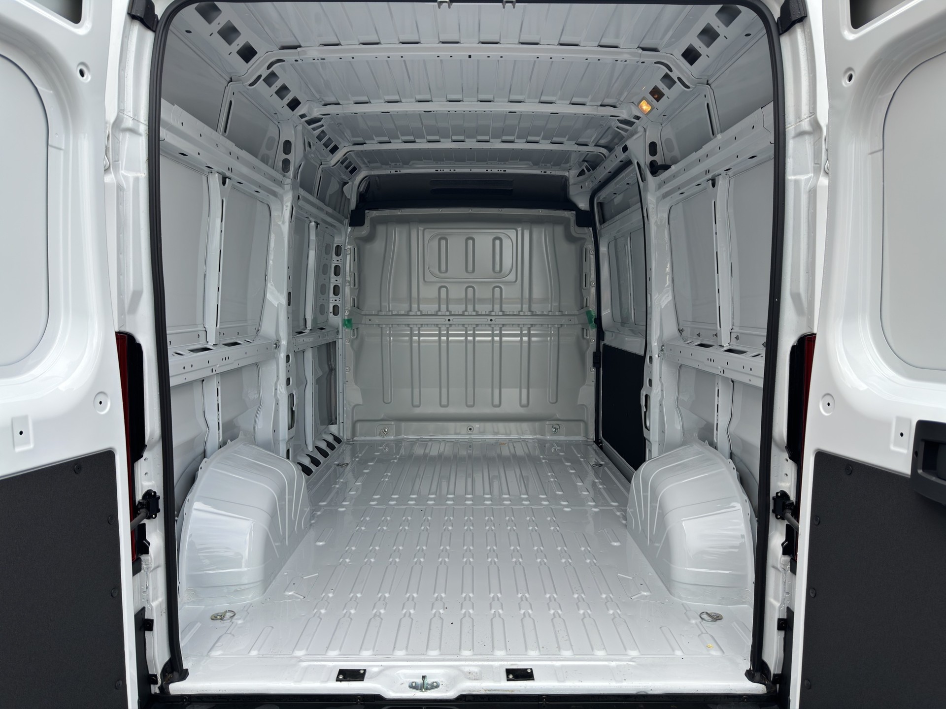 OPEL Movano 2.2 d L2H2-image-8