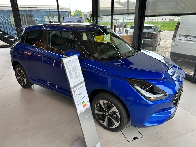 SUZUKI Swift 1.2 Sakura Top Hybrid 4x4-image-2