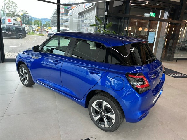 SUZUKI Swift 1.2 Sakura Top Hybrid 4x4-image-4