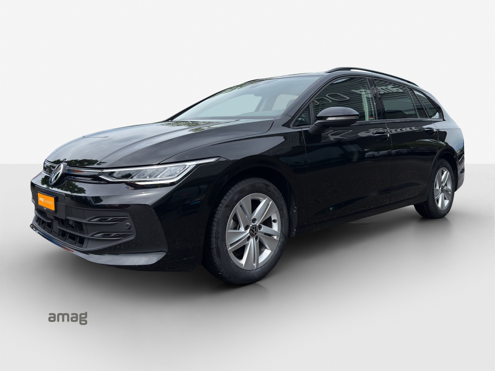 VW Golf Variant 1.5 eTSI mHEV Life DSG-image-0