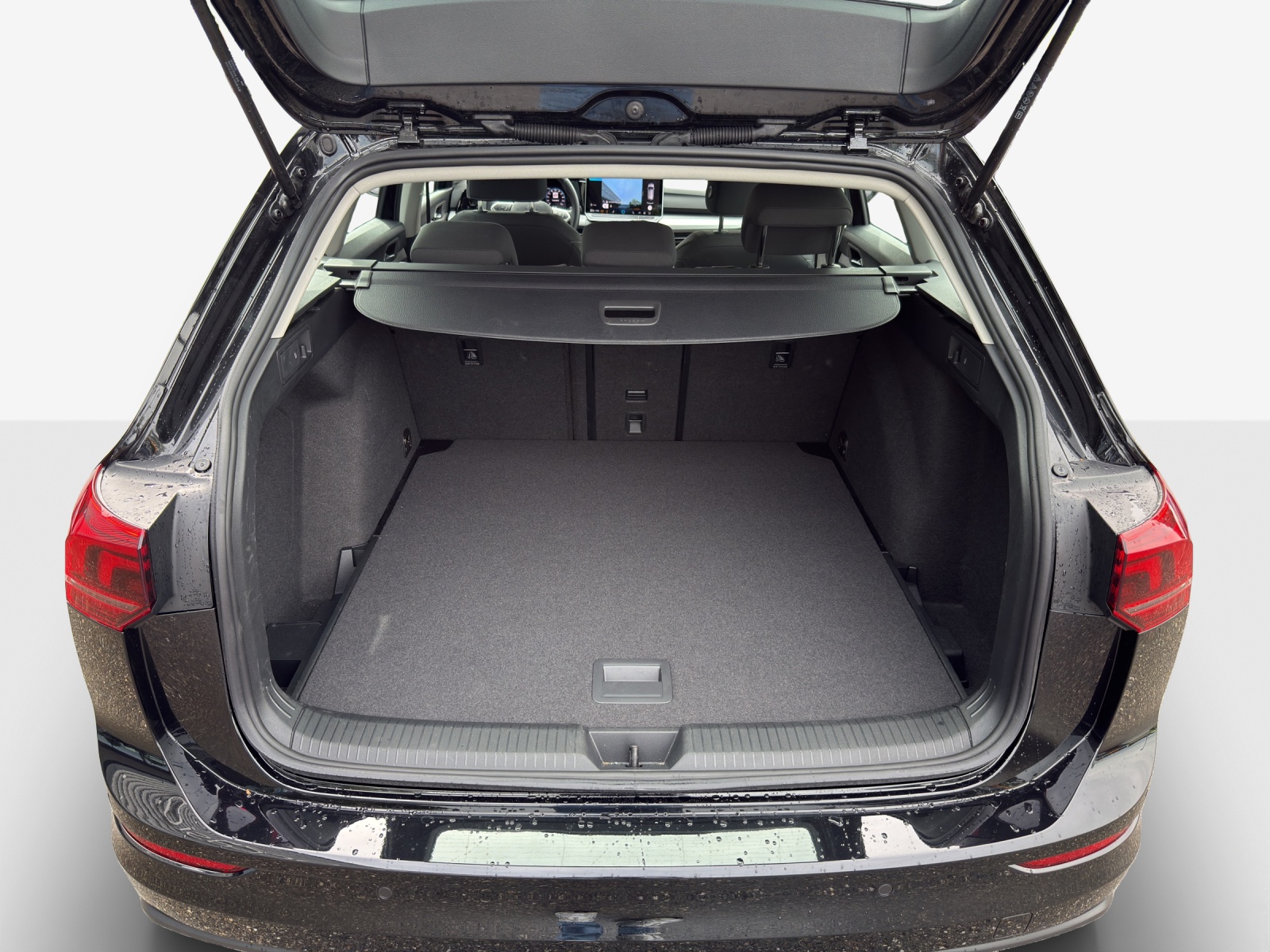 VW Golf Variant 1.5 eTSI mHEV Life DSG-image-12