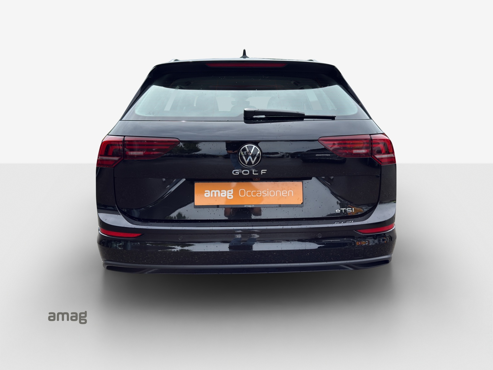 VW Golf Variant 1.5 eTSI mHEV Life DSG-image-3