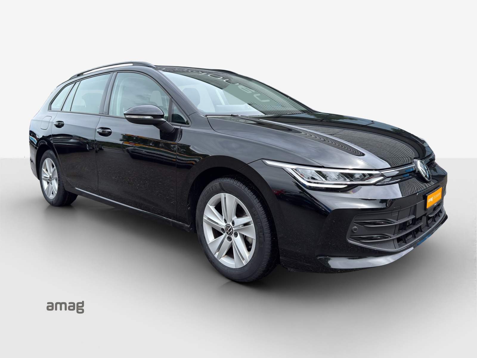 VW Golf Variant 1.5 eTSI mHEV Life DSG-image-5