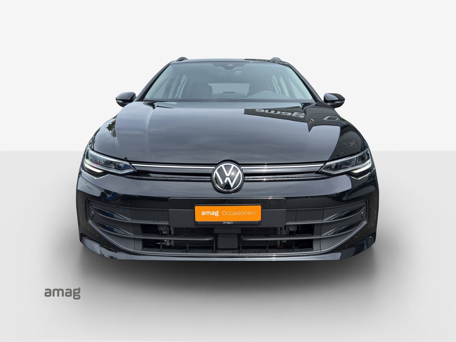 VW Golf Variant 1.5 eTSI mHEV Life DSG-image-6