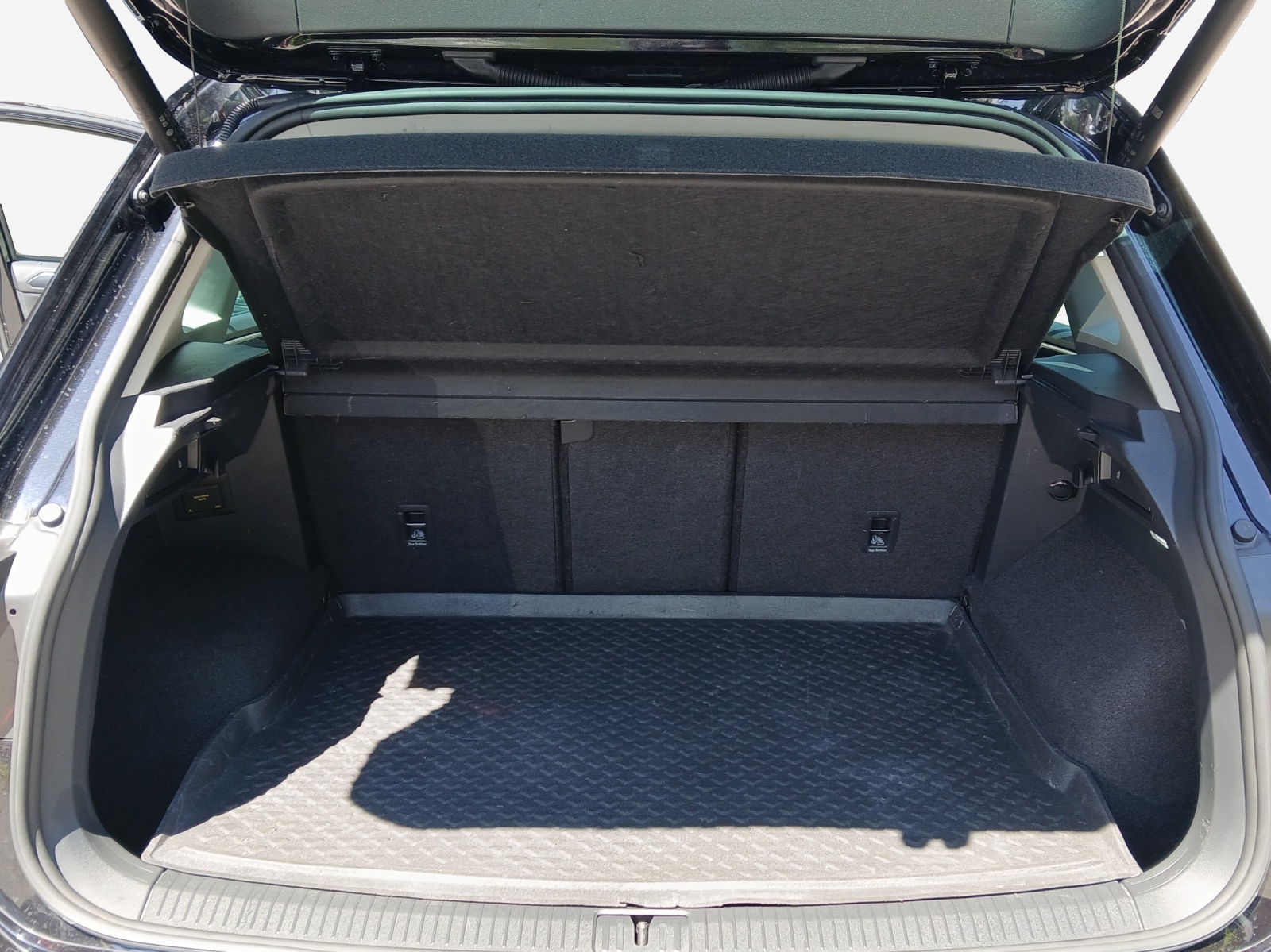 VW Tiguan 2.0 TDI SCR Elegance 4Motion DSG-image-12