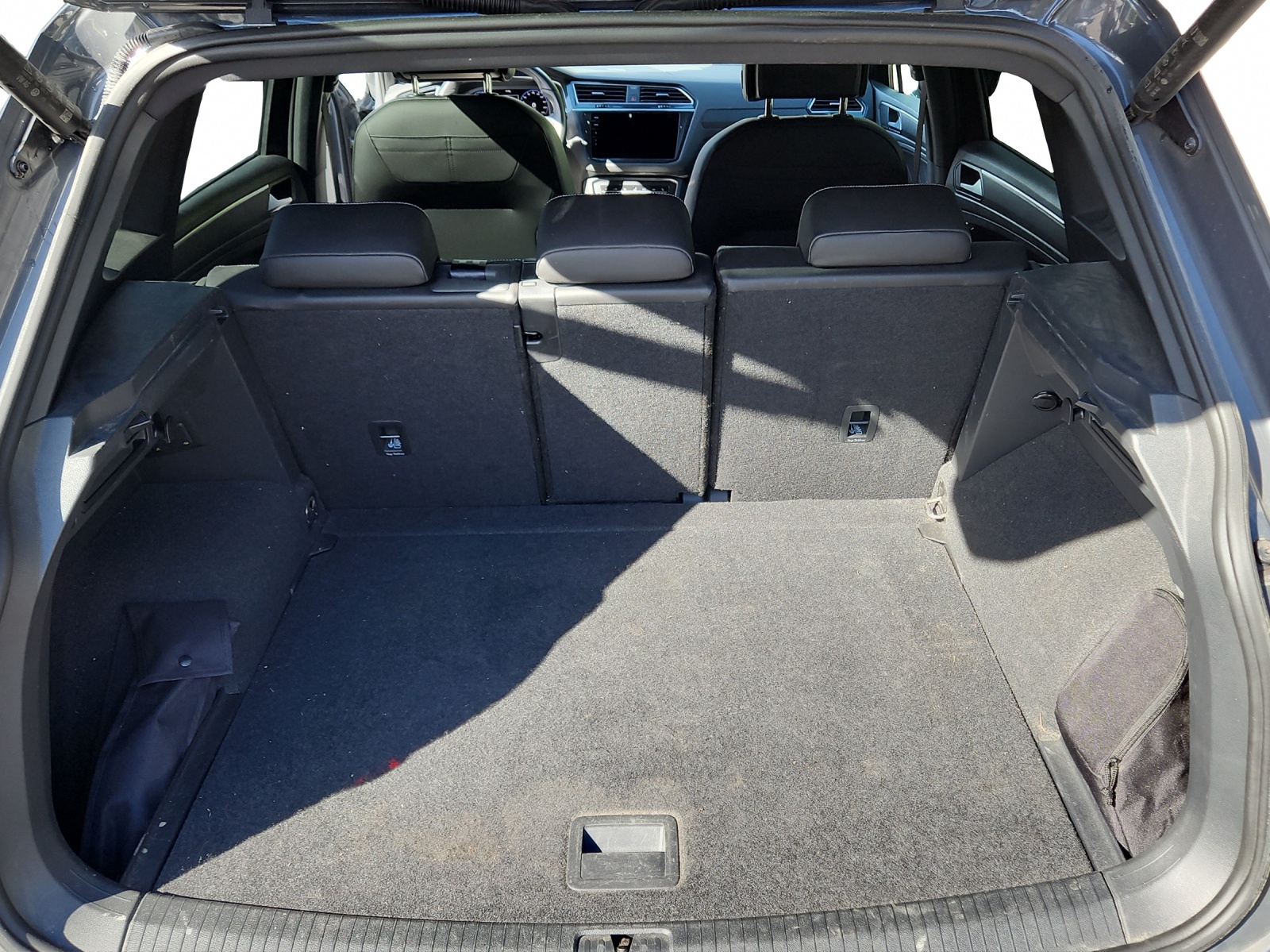 VW Tiguan 2.0 TDI SCR R-Line 4Motion DSG-image-11