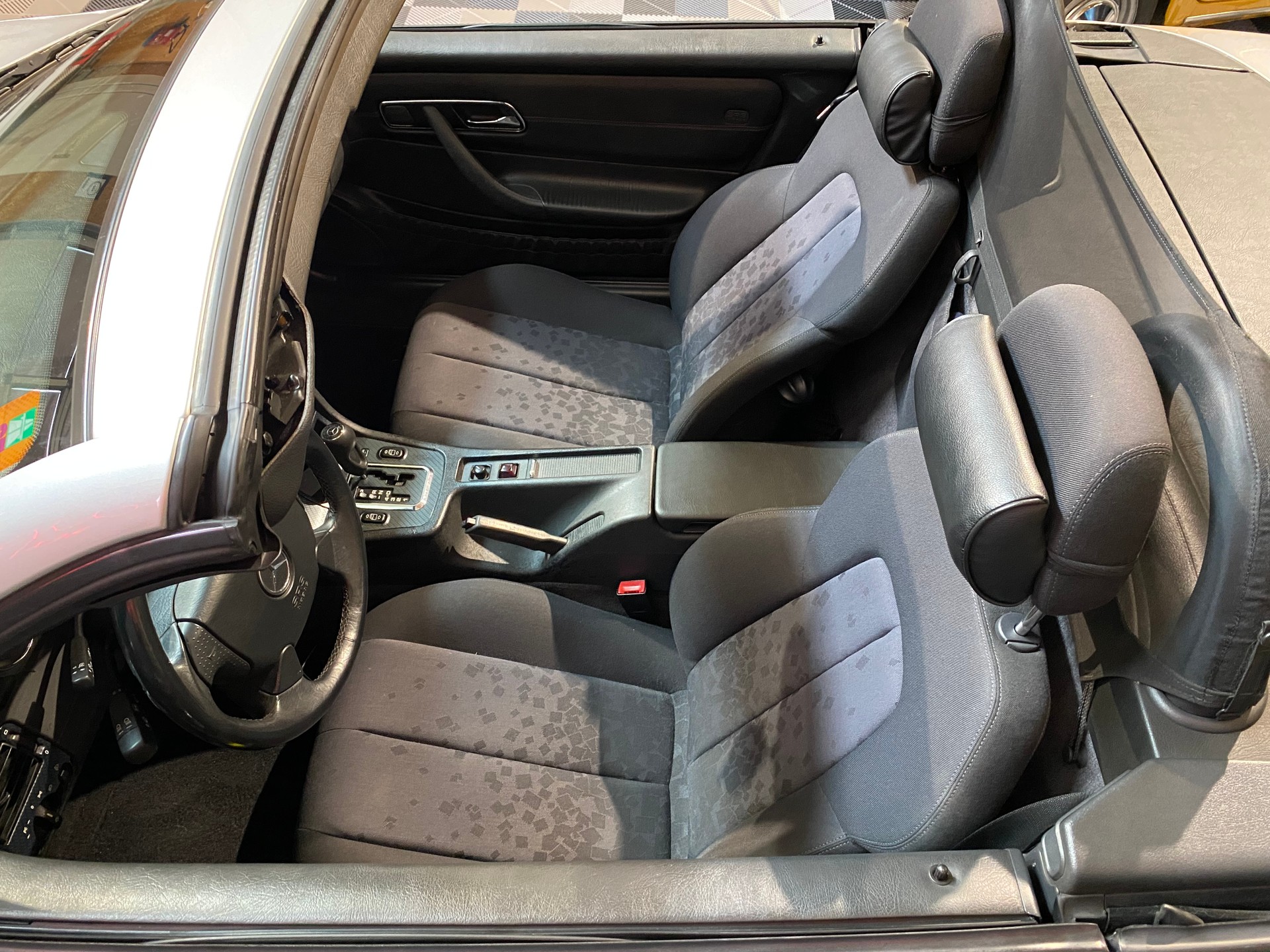 MERCEDES-BENZ SLK 200-image-13