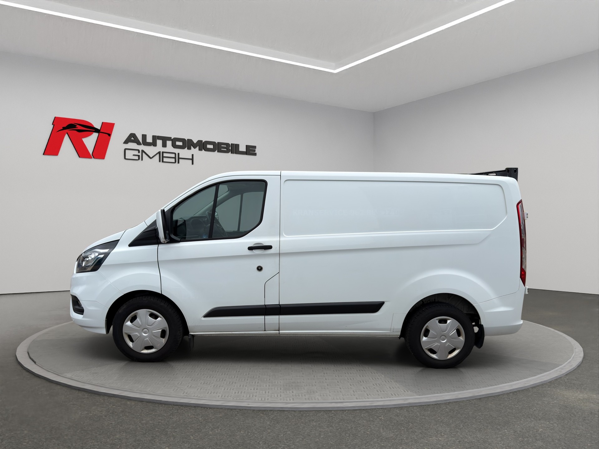 FORD Transit Custom Van 320 L1H1 Trend A-image-4