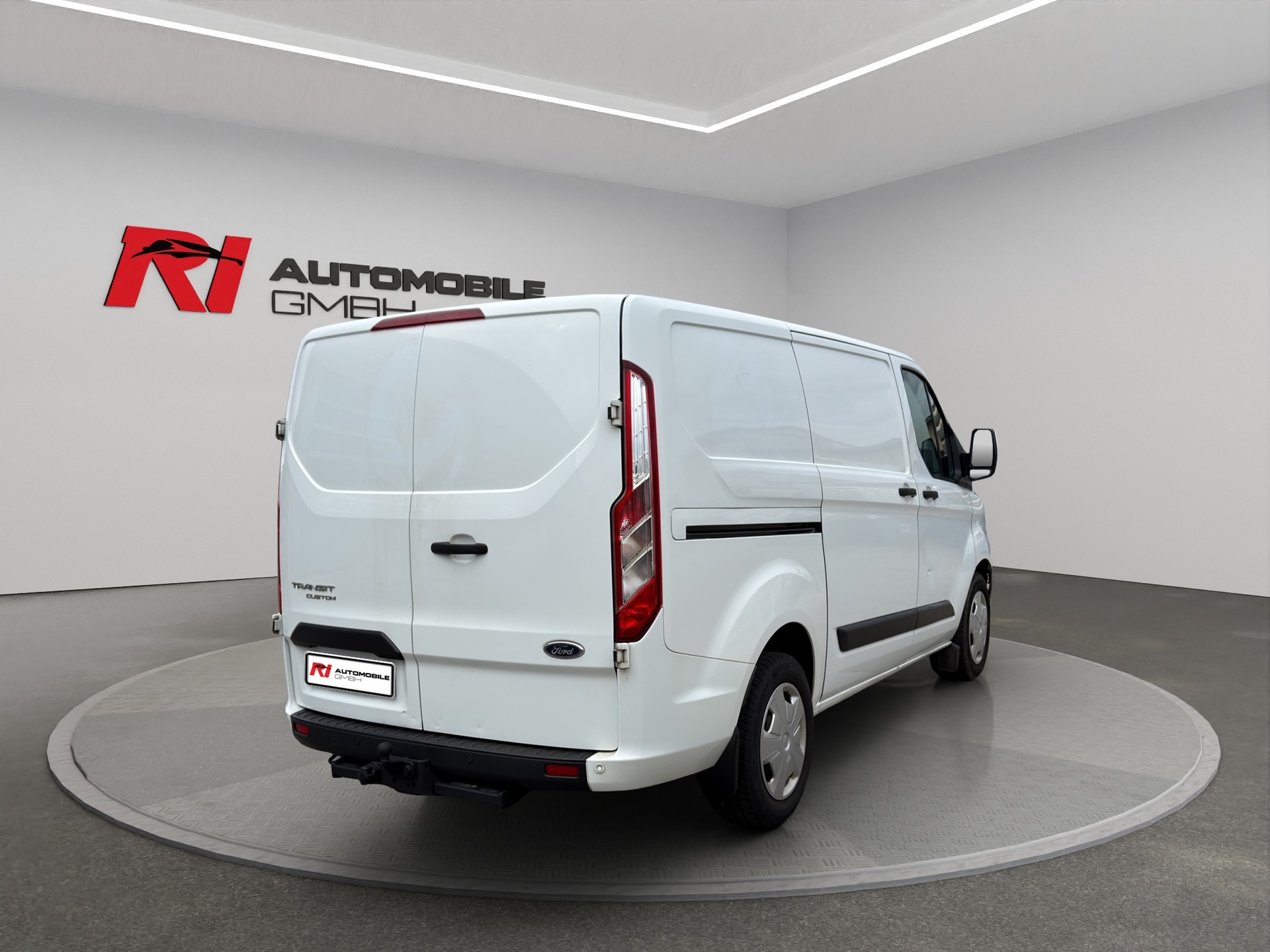FORD Transit Custom Van 320 L1H1 Trend A-image-5