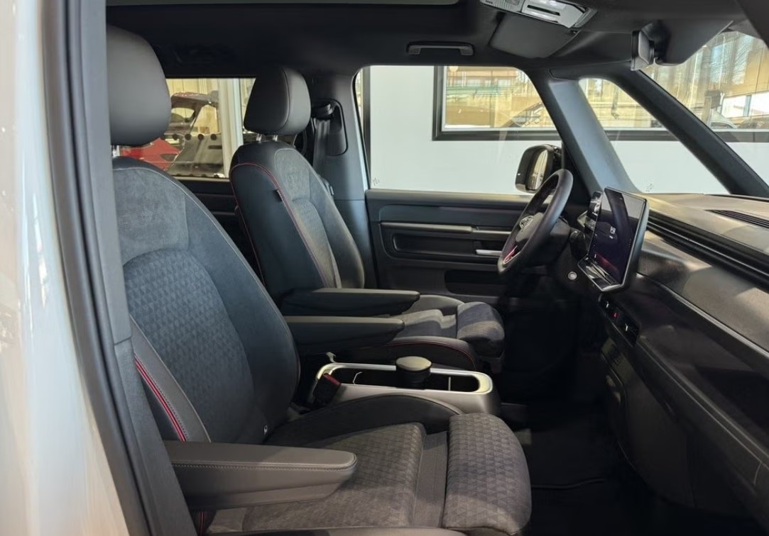 VW ID.Buzz LWB GTX 4 Motion, 6-Sitzer-image-3