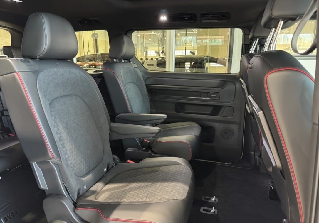 VW ID.Buzz LWB GTX 4 Motion, 6-Sitzer-image-4