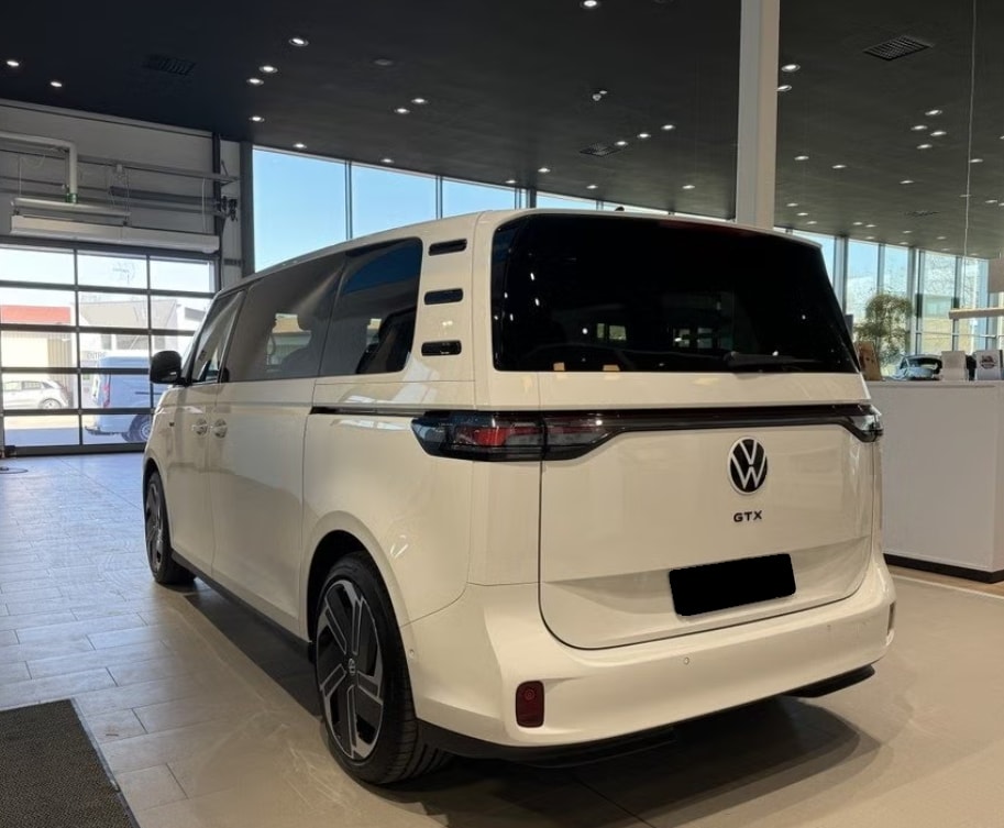 VW ID.Buzz LWB GTX 4 Motion, 6-Sitzer-image-2