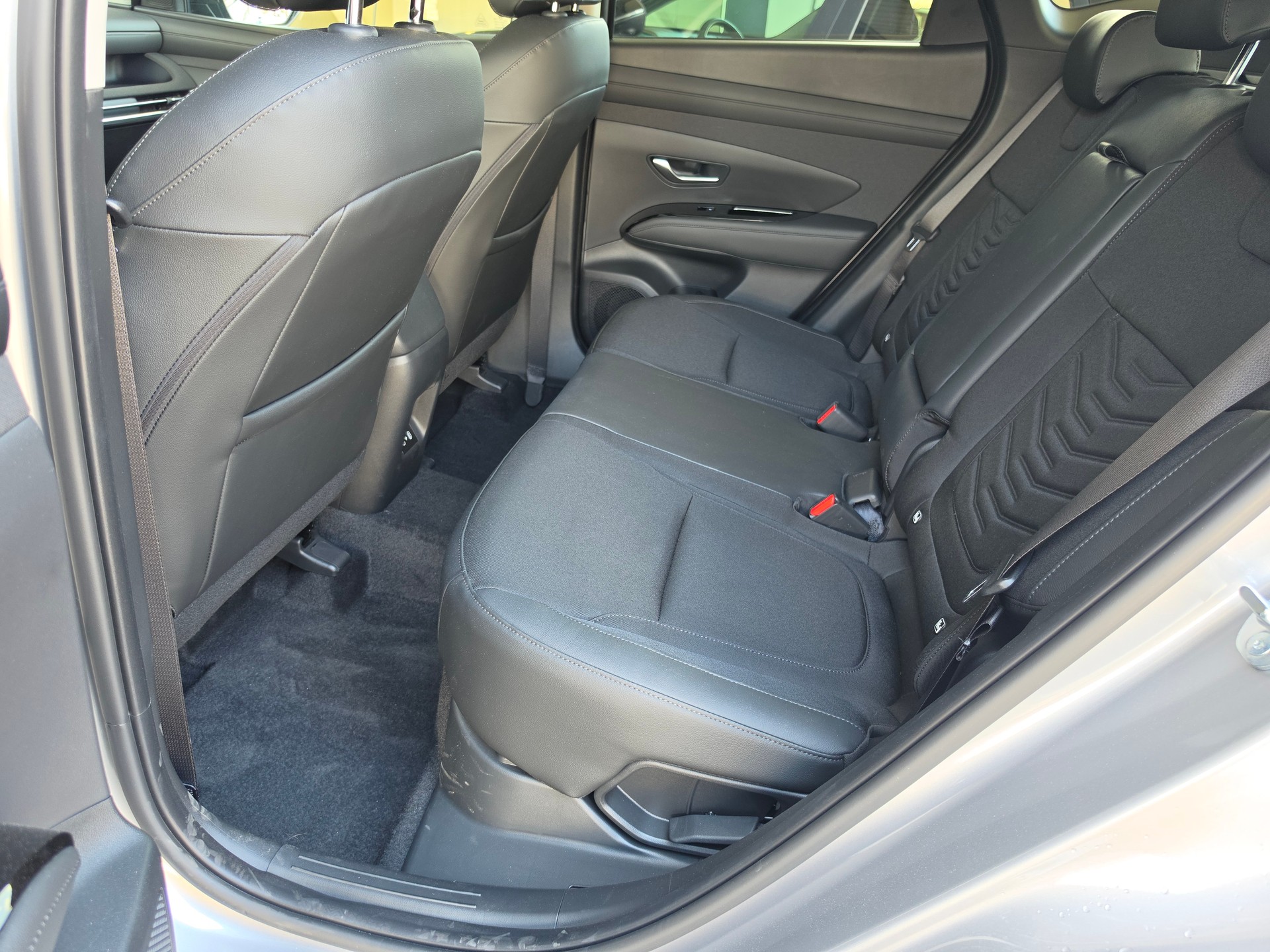 HYUNDAI Tucson 1.6 HEV Amplia 4WD-image-9