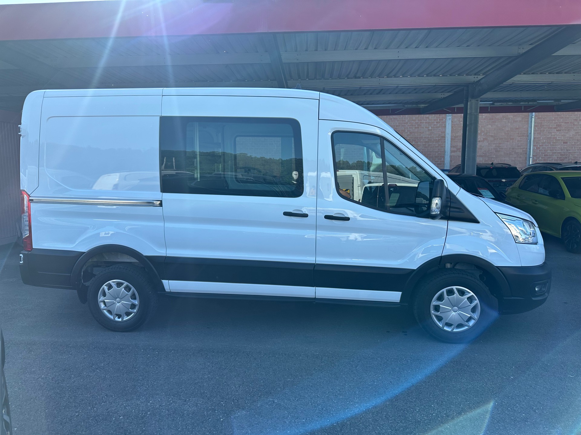 FORD Transit Van 350 L2 Trend 2.0 TDCi 130 4WD-image-1
