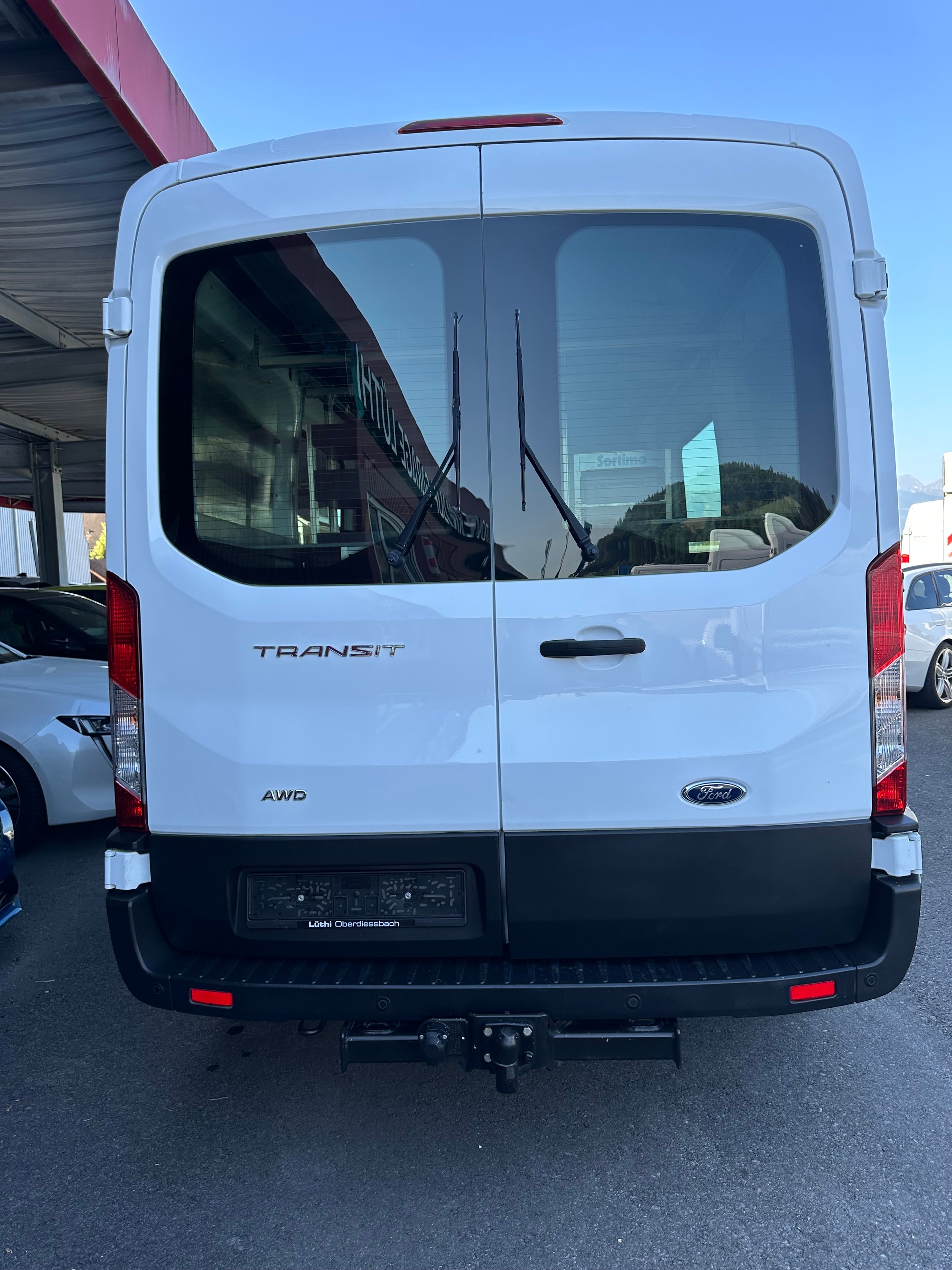 FORD Transit Van 350 L2 Trend 2.0 TDCi 130 4WD-image-3