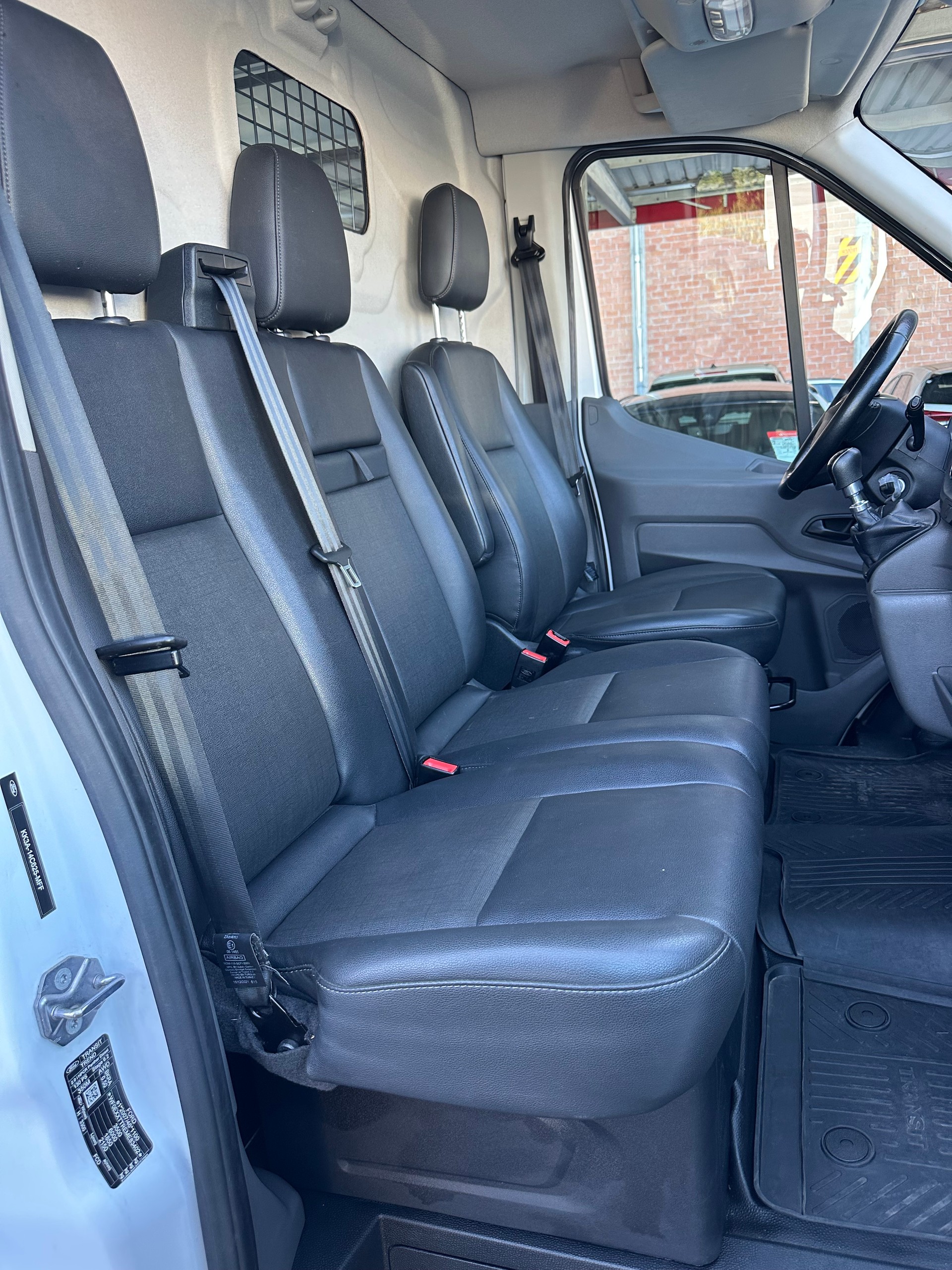FORD Transit Van 350 L2 Trend 2.0 TDCi 130 4WD-image-6