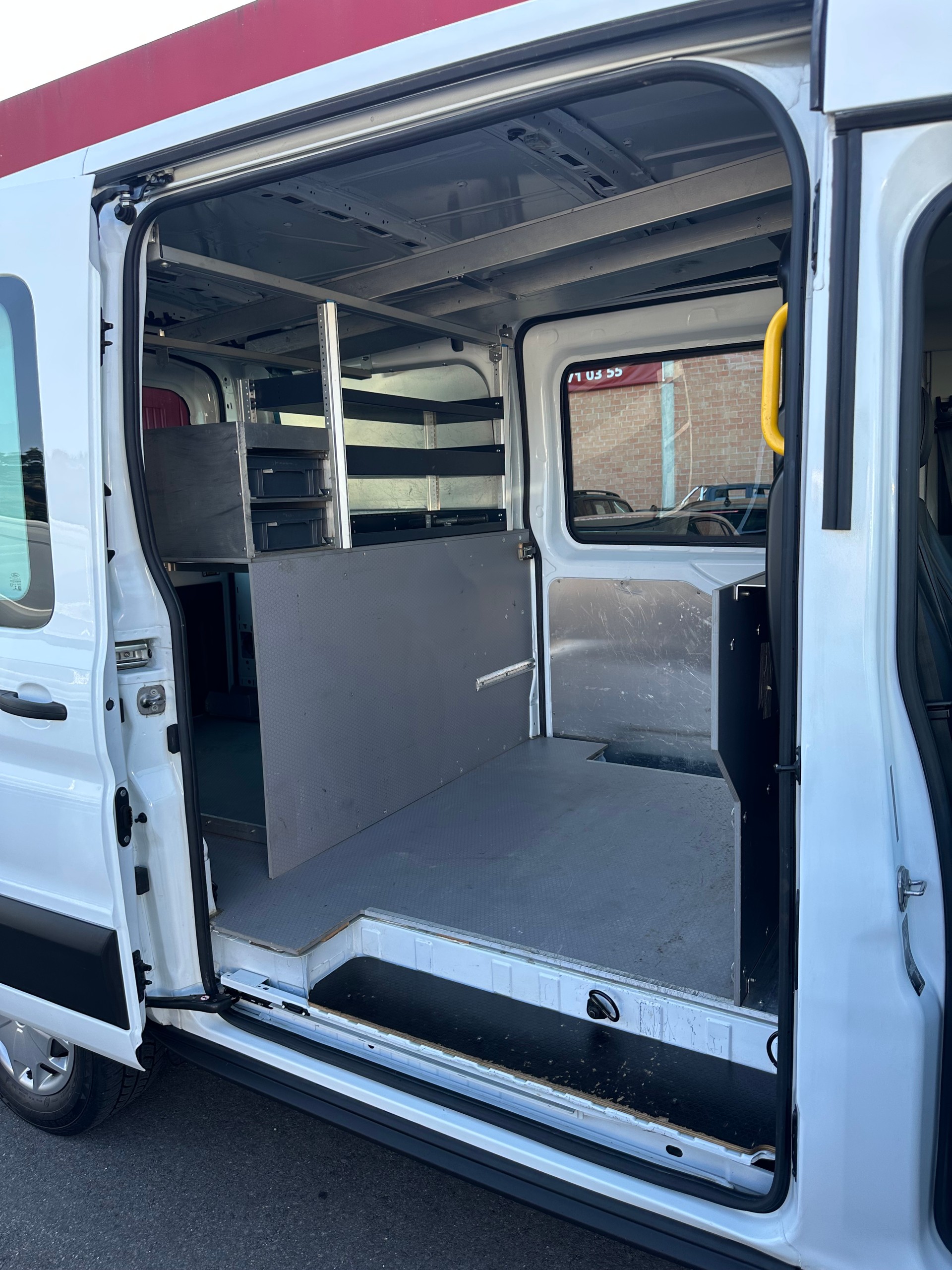 FORD Transit Van 350 L2 Trend 2.0 TDCi 130 4WD-image-13