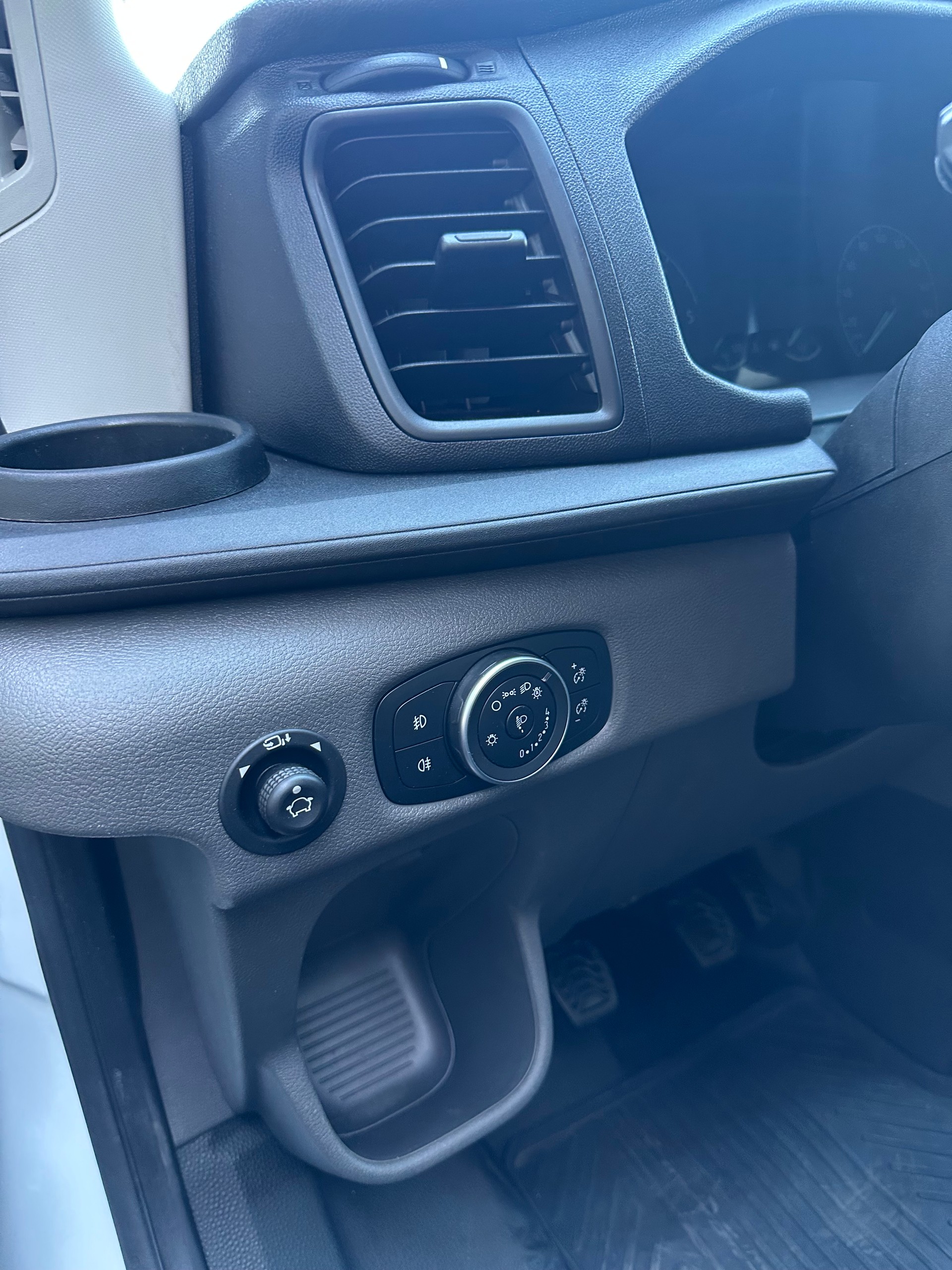 FORD Transit Van 350 L2 Trend 2.0 TDCi 130 4WD-image-9