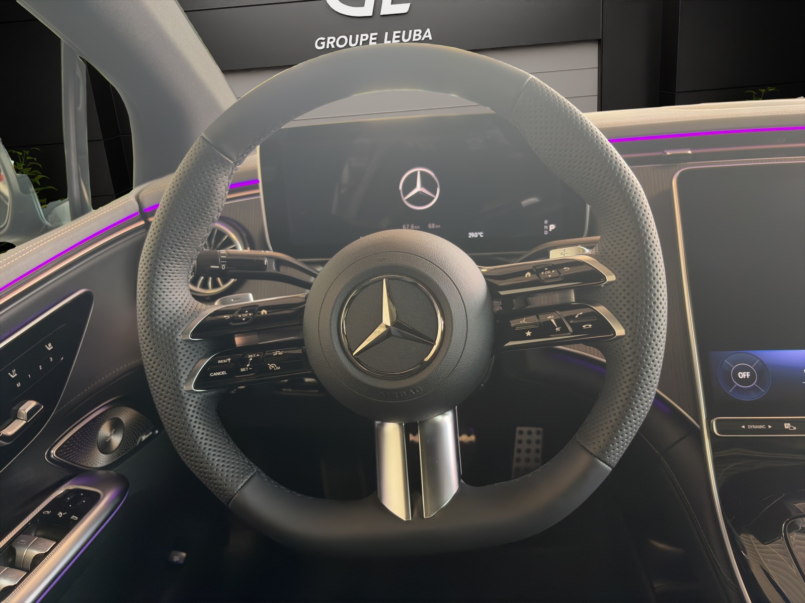 MERCEDES-BENZ EQE 350 4 Matic Exe. Ed.-image-11