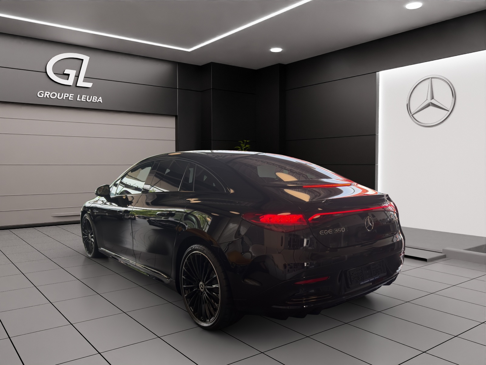 MERCEDES-BENZ EQE 350 4 Matic Exe. Ed.-image-4