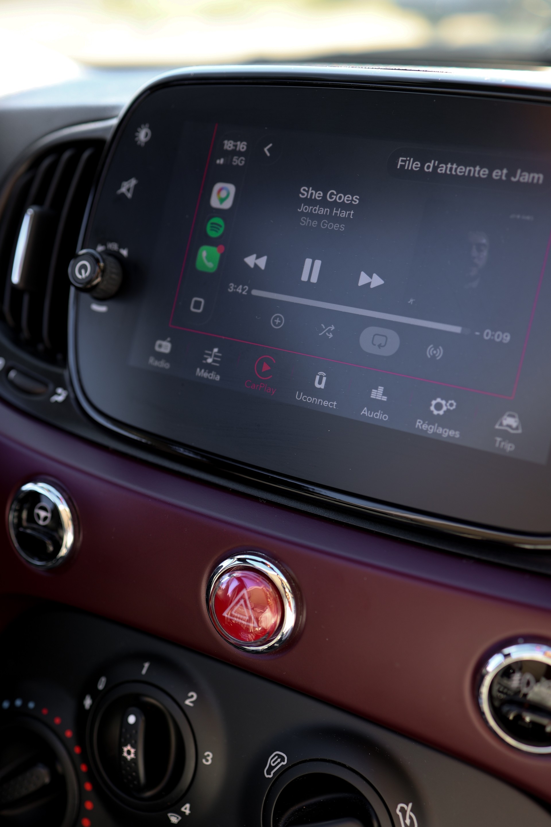 FIAT C hybrid Lounge-image-5