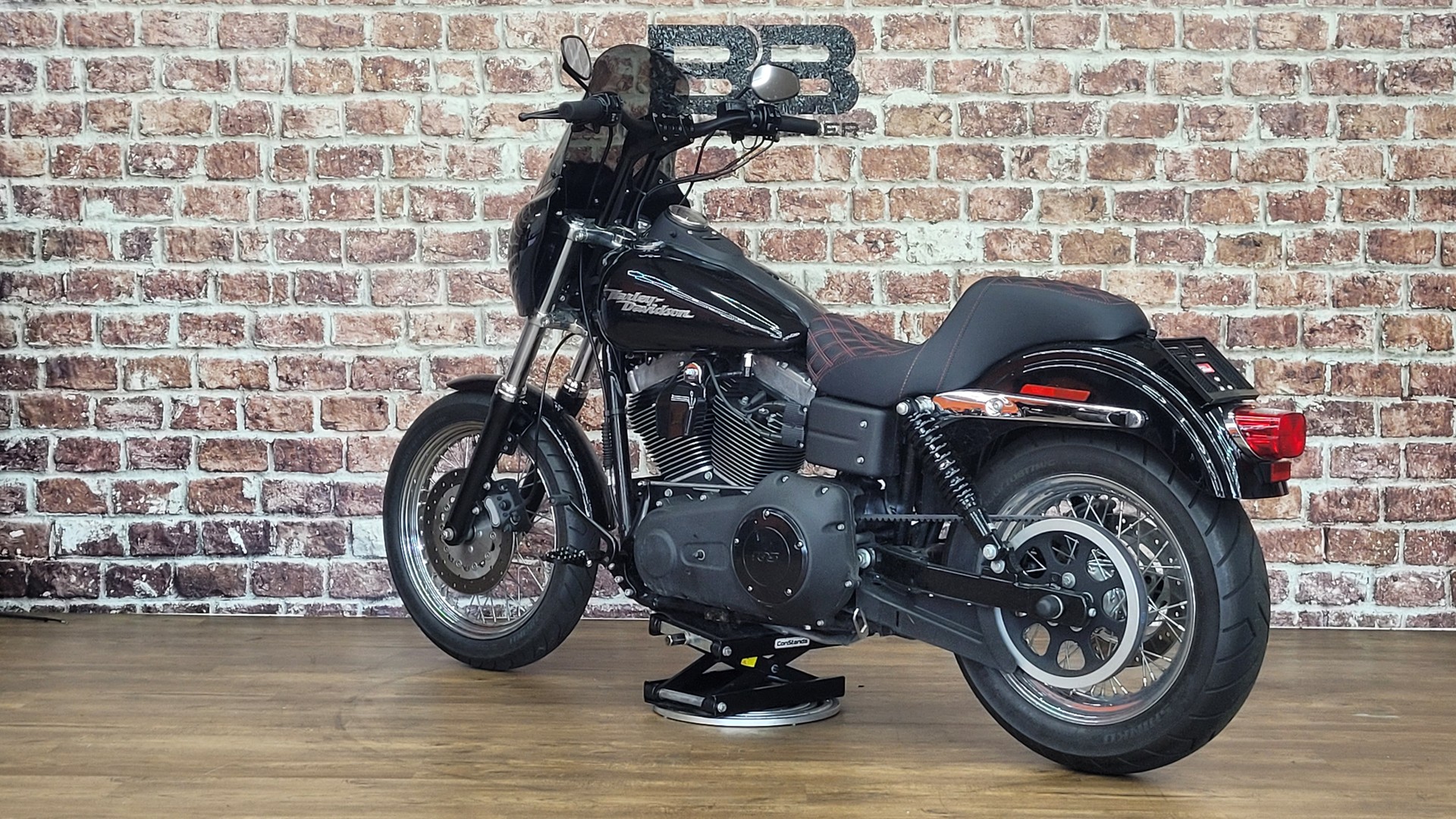 HARLEY-DAVIDSON FXDBI Dyna Street Bob-showroom-element-3