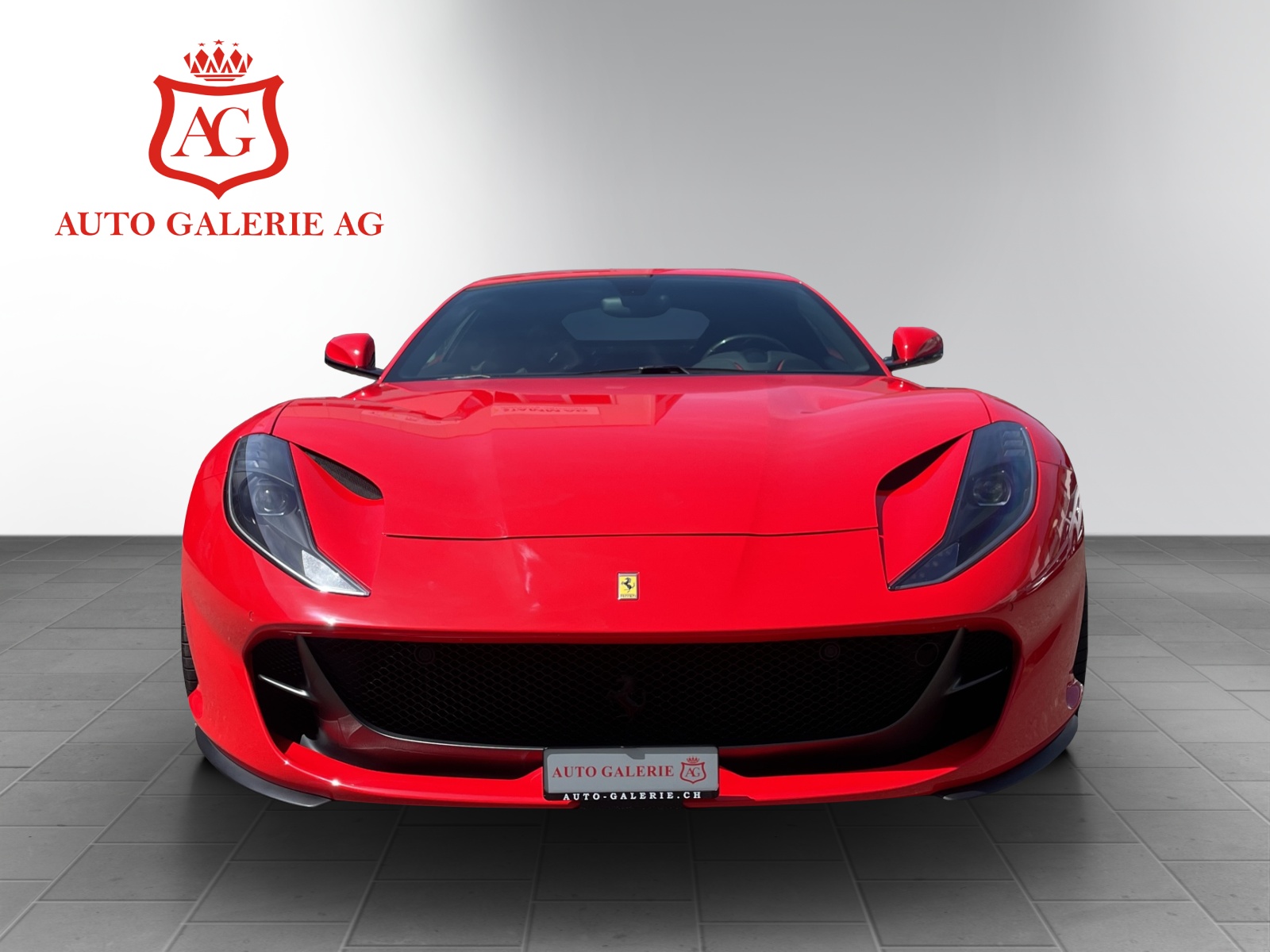 FERRARI 812 Superfast-image-6