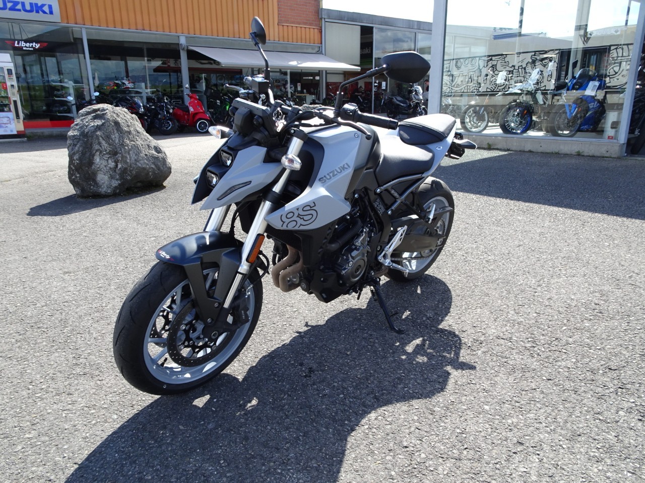 SUZUKI GSX 8 S (35kW)-showroom-element-3