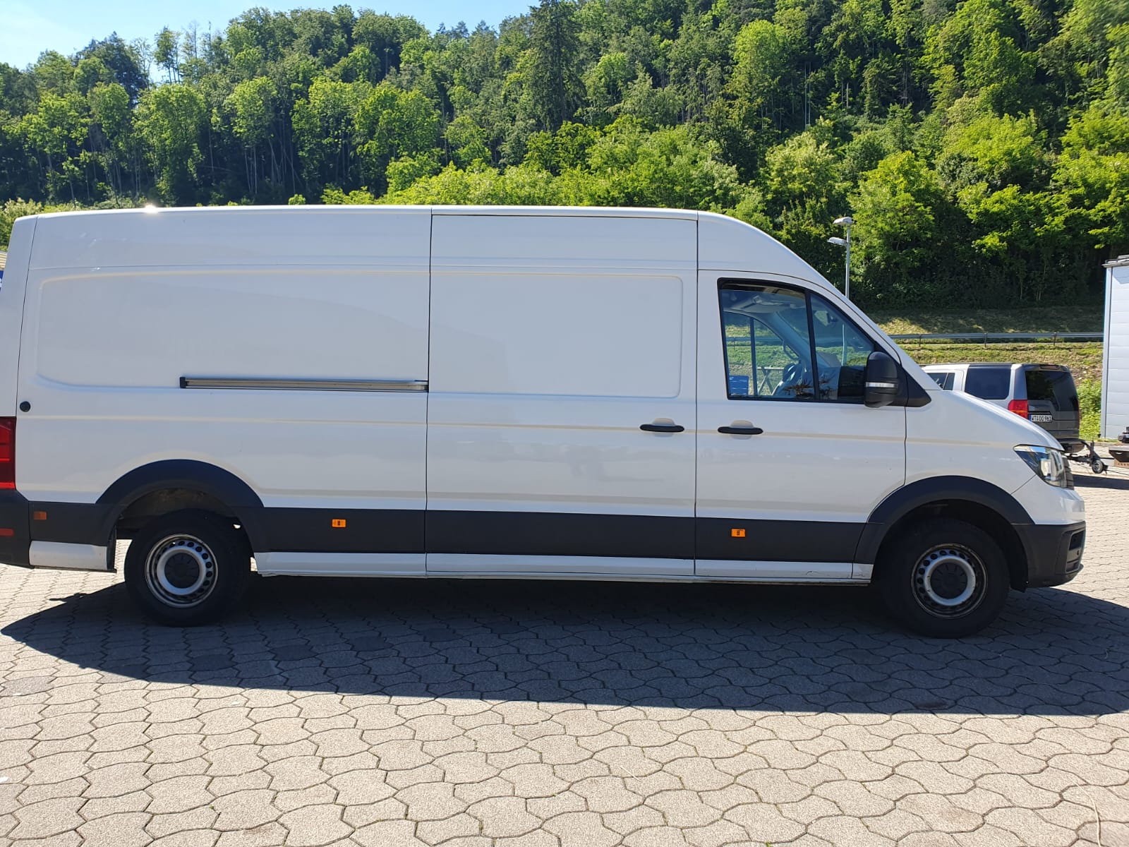 VW Crafter 35 2.0 TDI L4 4Motion-image-0