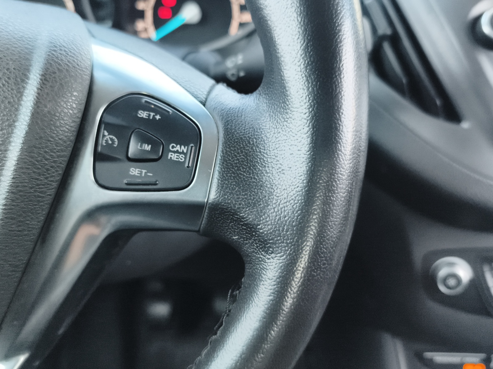 FORD Transit Courier Van 1.0 EcoB Limited-image-15