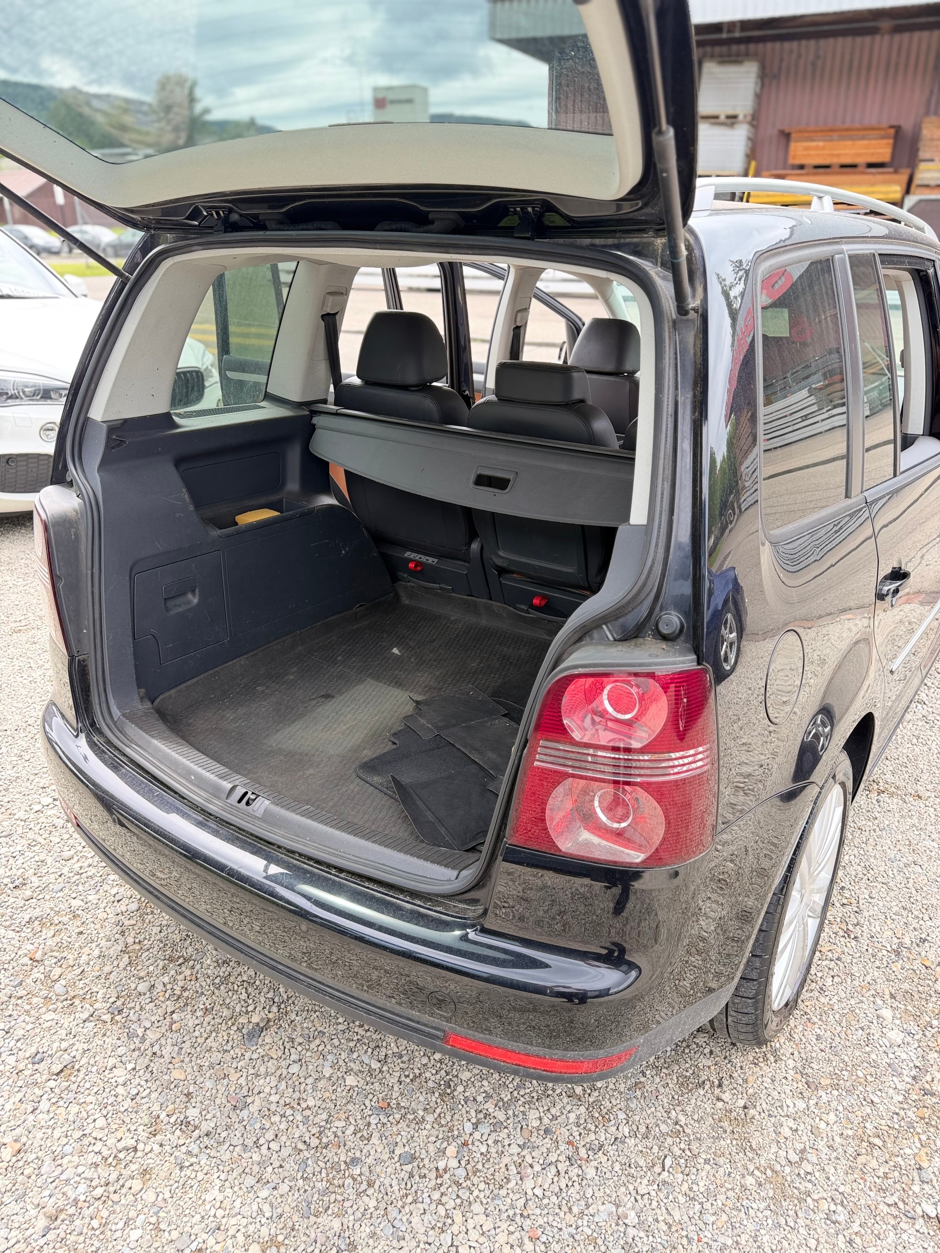 VW Touran 1.4 TSI Highline-image-14