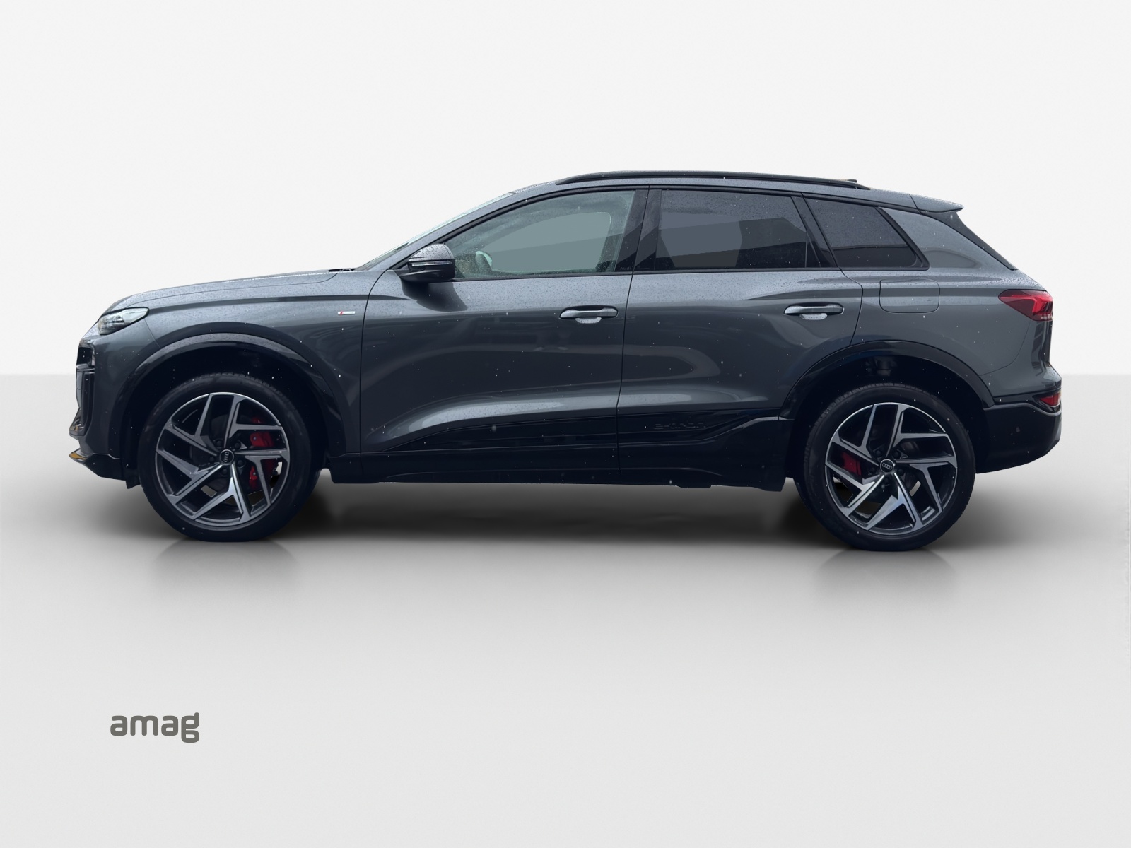 AUDI Q6 e-tron quattro-showroom-element-1