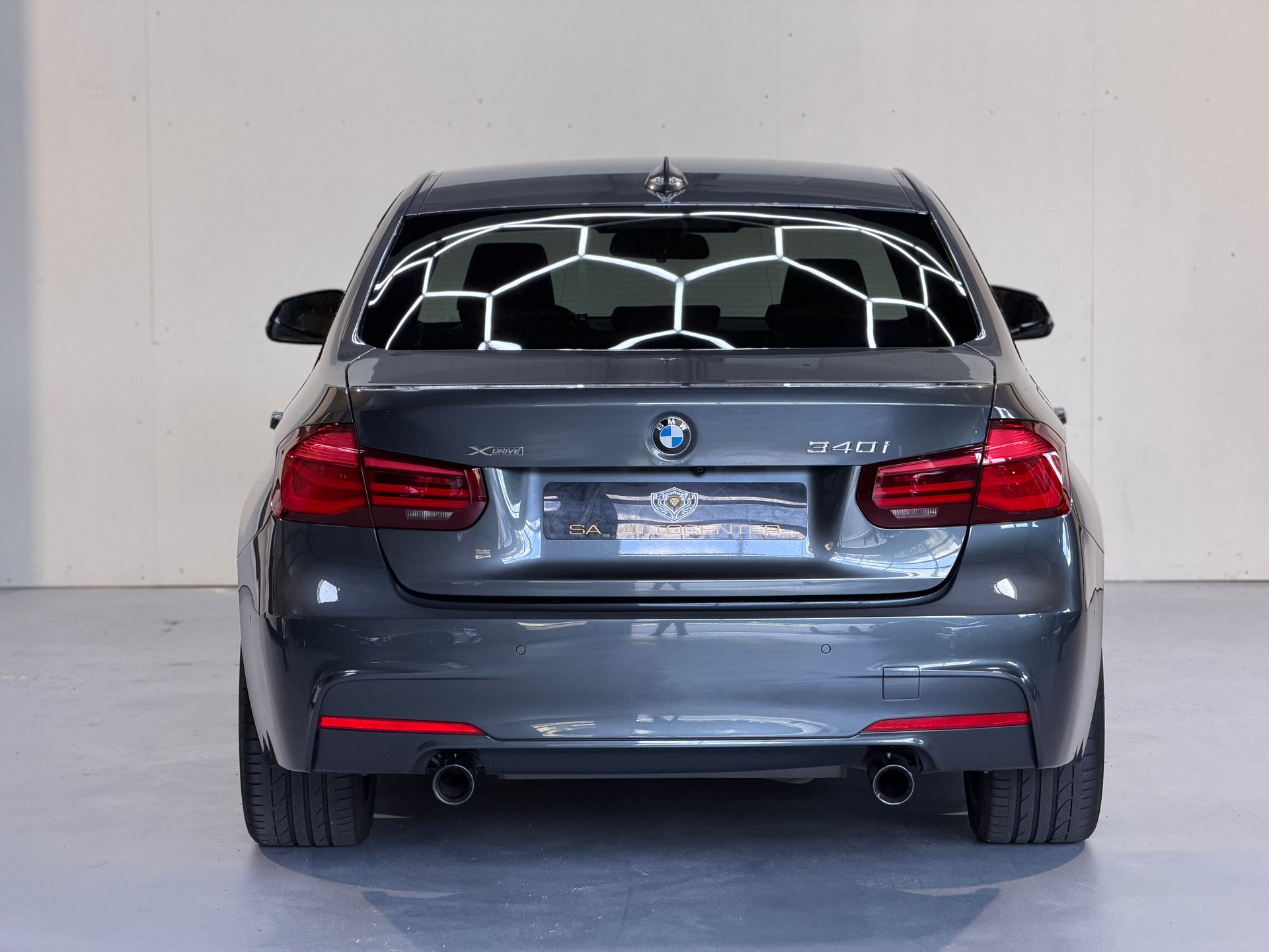 BMW 340i xDrive Edition M Sport Steptronic-image-7
