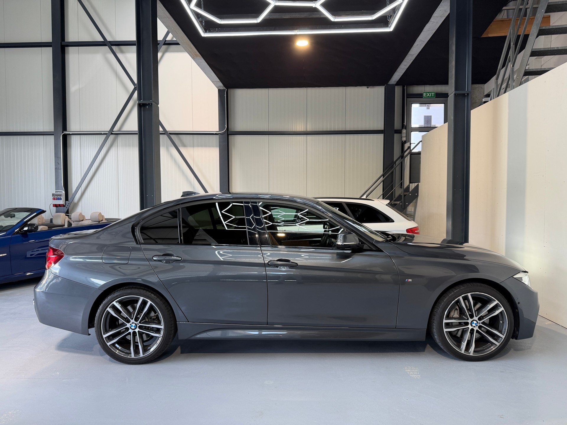 BMW 340i xDrive Edition M Sport Steptronic-image-3
