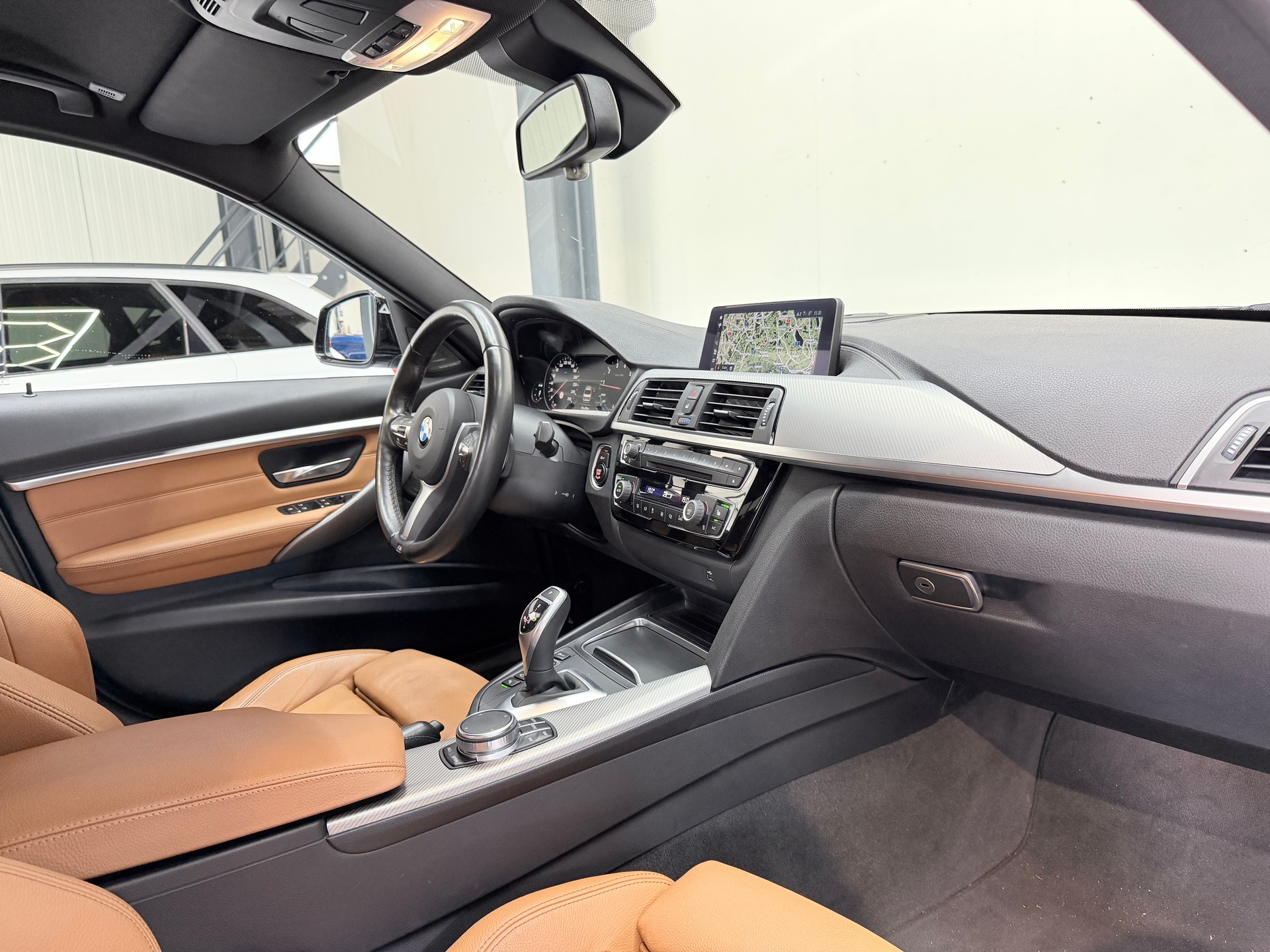 BMW 340i xDrive Edition M Sport Steptronic-image-9