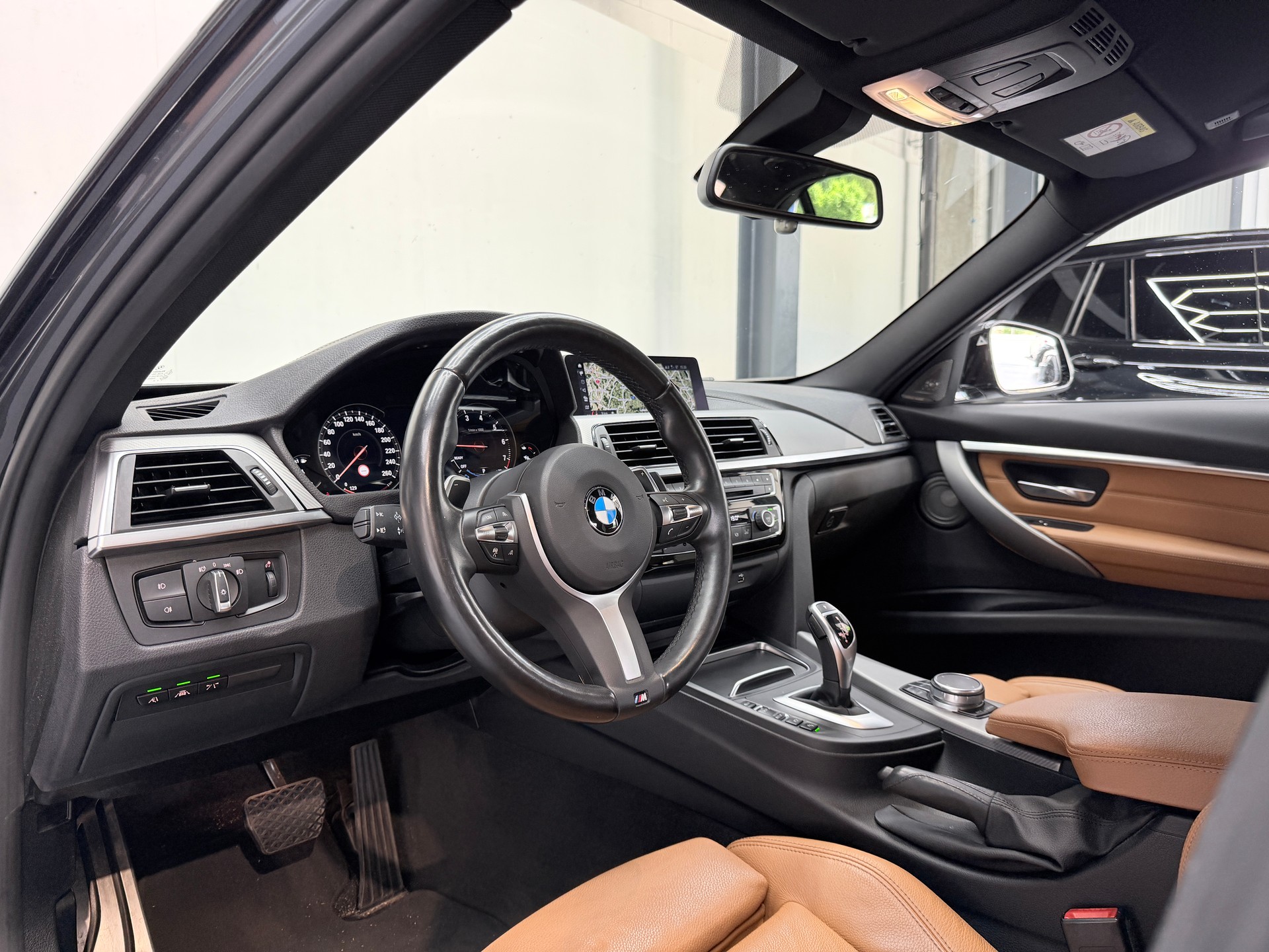 BMW 340i xDrive Edition M Sport Steptronic-image-8