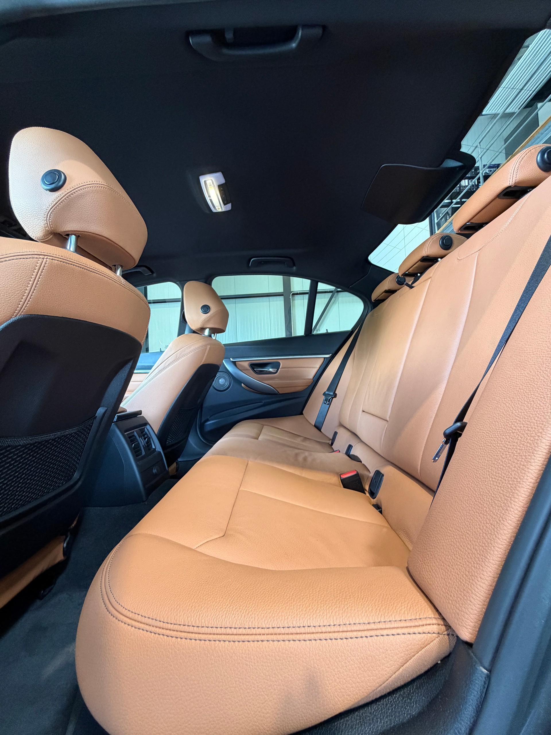 BMW 340i xDrive Edition M Sport Steptronic-image-12