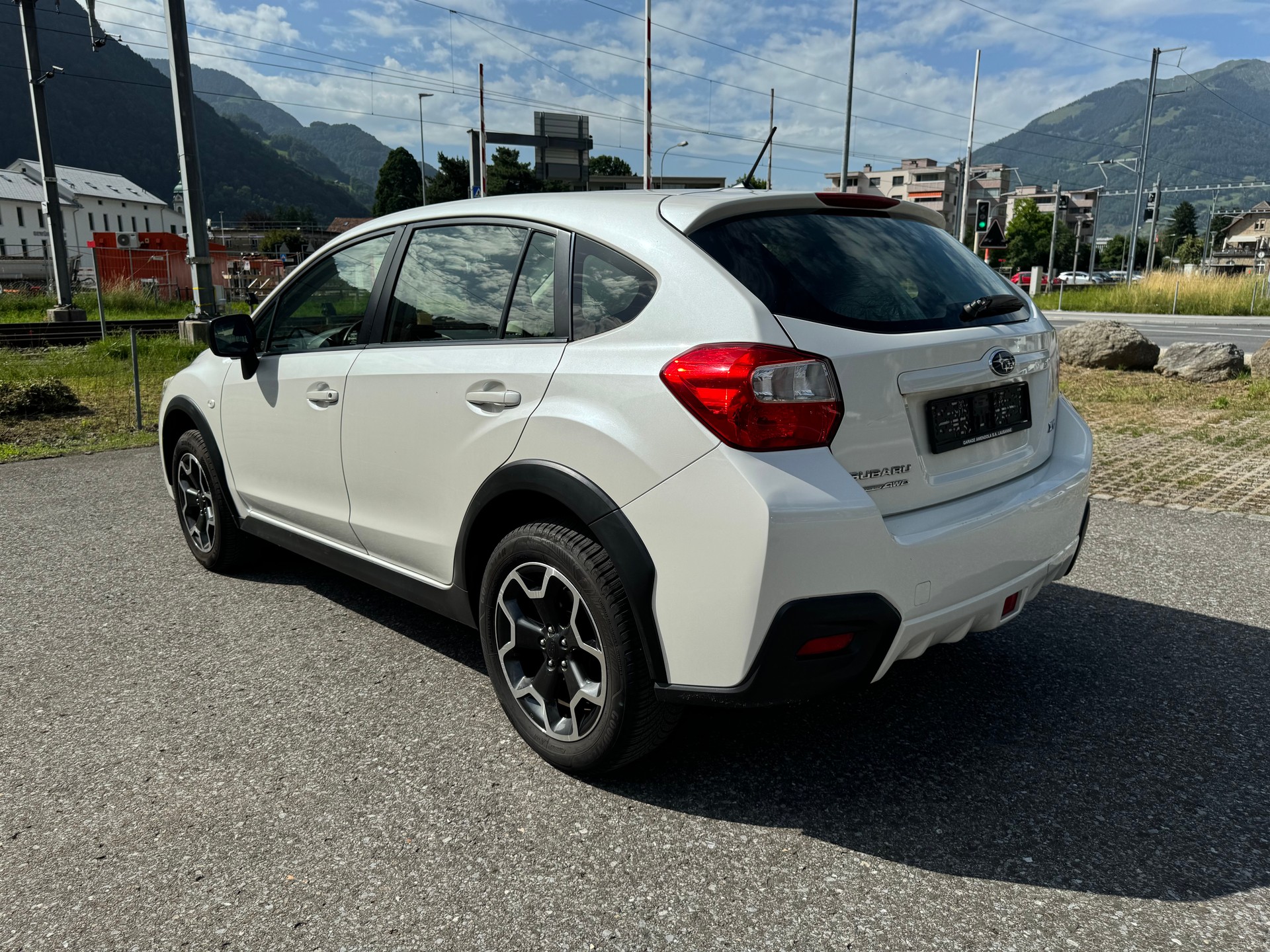 SUBARU XV 1.6 Swiss One AWD CVT-image-3