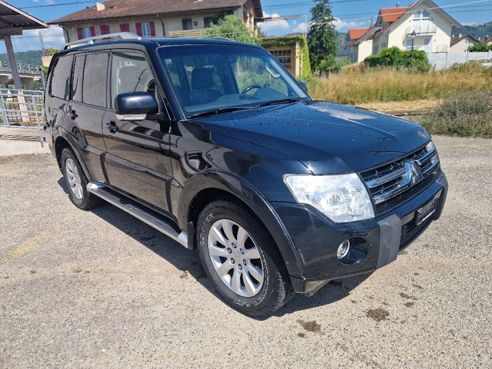 MITSUBISHI Pajero 3.2 DI-D Instyle Automatic-image-3