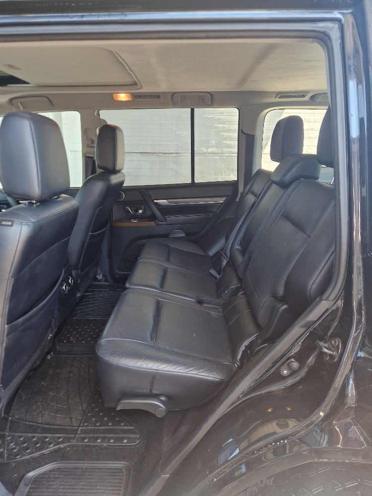 MITSUBISHI Pajero 3.2 DI-D Instyle Automatic-image-10